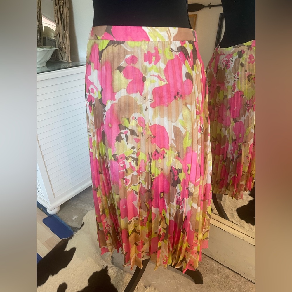 Ann Taylor Loft Floral Print Pleated Skirt